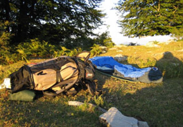 Persönliche Outdoor-Ausrüstung bringen Sie mit