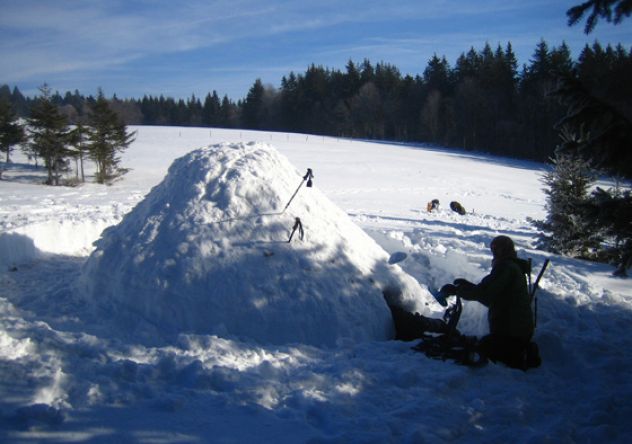 Schneehöhle am Feldberg Schneehöhle am Feldberg