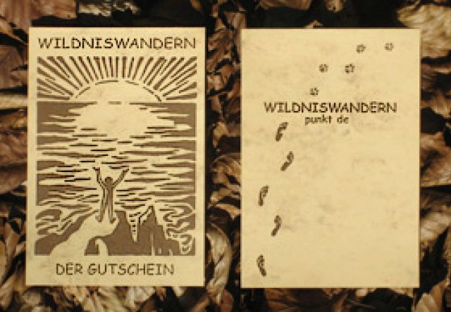 Zugeklappte Vorder- und Rückseite