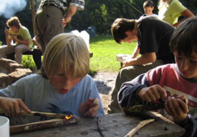 Glutbrennen von Schalen oder Löffeln Glutbrennen von Schalen oder Löffeln