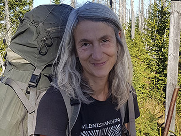 Lisa Moser – Touren, Ausbildung, Jugend